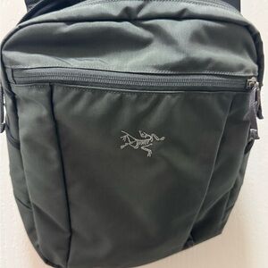 Arc'teryx Black Men's Sling Bag